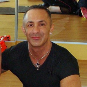 Trainer Raven Flores profile picture